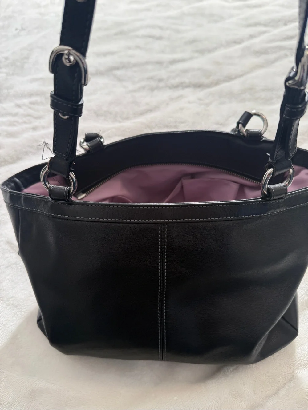 Coach Black Pleated Leather Shoulder Bag Vintage Turnlock Side Pockets Lilac TLC